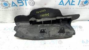 Накладка нижнего рычага под пружину задняя правая Audi Q5 80A 18-25 примята, потерта, надрывы