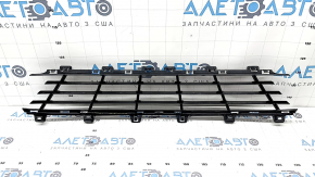 Передняя решетка для BMW 3 G20, оригинальная деталь для моделей с 2019 по 2026 год, в отличном состоянии.