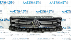 Решетка радиатора grill в сборе VW Tiguan 12-18 рест со значком, песок