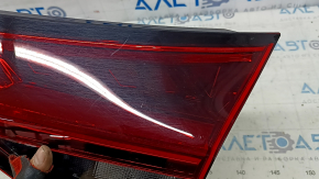 Фонарь внутренний дверь багажника правый Nissan Rogue 21-26 галоген + LED, потерт
