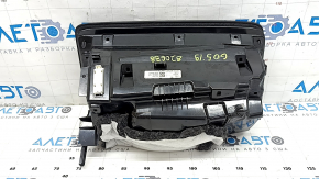 Вид задней стороны бардачка BMW X5 G05, в хорошем состоянии
