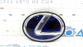 Емблема решітки радіатора grill Lexus ES300h 13-18 блакитна, скол, пісок, зламане кріплення