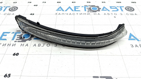 Повторитель поворота правого зеркала Nissan Murano z52 15-24 трещина