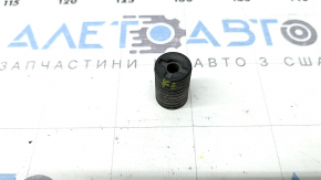 Відбійник капота лівий Toyota Prius V 12-17 на телевізорі