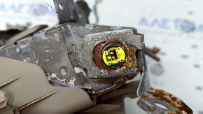 Подушка безопасности airbag коленная водительская левая Toyota Prius V 12-17 бежевая, ржавый пиропатрон