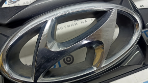 Решетка радиатора grill в сборе Hyundai Tucson 22-24 без камеры, песок, надломано крепление