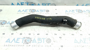 Патрубок інтеркулера верхній другий Hyundai Tucson 22-26 1.6T HEV