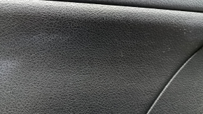 Обшивка дверей картка передня ліва Toyota Camry v50 12-14 usa сіра з чорною вставкою пластик, підлокітник чорний гума, з ручкою, подряпини, побілів пластик