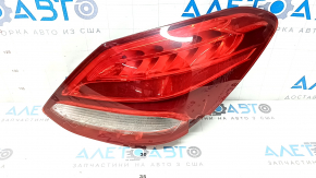 Фонарь правый Mercedes C-class W205 15-18 галоген, разбито стекло, трещины, царапины