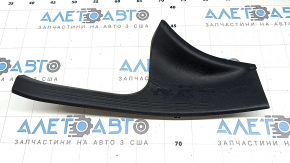 Накладка порога ззаду ліва внутрішня Mercedes C-class W205 15-21 чорна, подряпини
