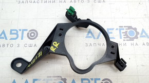 Кронштейн пищалки задней полки правый Polestar 2 21-25