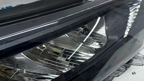 Фара передняя правая Toyota Rav4 22-24 LED, черная, Hybrid LE, USA built, царапины