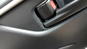 Обшивка дверей картка передня ліва Toyota Rav4 19-25 чорна, підлокітник шкіра чорна, вставка чорний пластик, сірий молдинг, з ручкою, подряпини