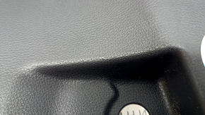 Детали крепежа накладки центральной стойки нижней правой для Toyota RAV4 2019-2025.