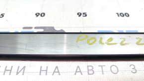 Накладка порога передня права зовнішня Polestar 2 21-25 хром, дрібні подряпини