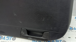 Обшивка двери багажника нижняя Toyota Rav4 19-25 черная, с ручками, царапины, потерта