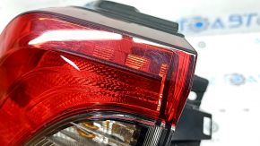 Фонарь внешний крыло левый Toyota Rav4 19-25 с боковым диодом, царапины