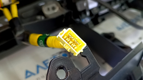 Торпедо передняя панель с AIRBAG Toyota Prius 50 16-22 черная, трещины в креплениях
