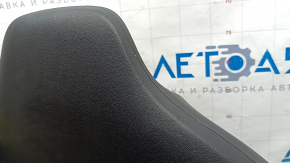 Накладка спинки водительского сидения задняя Kia Niro 23-26 черная, с накладками, царапины