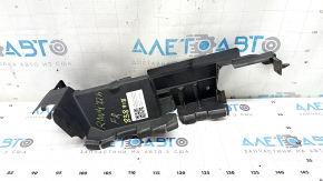 Дефлектор радіатора правий Toyota Rav4 22-25 hybrid зламана клямка