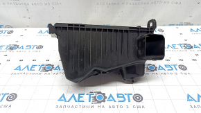 Нижня кришка корпусу повітряного фільтра Toyota Rav4 21-25 hybrid, USA built