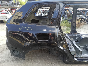 Чверть крило задня права Volvo XC90 16-26 на кузові, чорна, тички