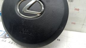Подушка airbag с логотипом Lexus, хороший вид, детали видны