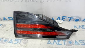 Ліхтар внутрішні двері багажника лівий Lexus CT200h 11-17 подряпини