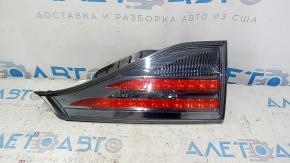 Фонарь внутренний дверь багажника правый Lexus CT200h 11-17 царапины