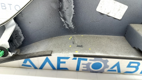 Б close-up на область повреждения накладки крышки багажника Honda