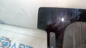 Ручка КПП с накладкой шифтера VW Passat b8 16-18 USA кожа черная, глянцевая накладка, тип 2, потертости и царапины