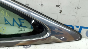 Кузовная форточка Honda Insight 2019-2022, вид с одной стороны, царапины на хроме.