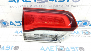 Ліхтар внутрішній кришка багажника лівий Jeep Grand Cherokee WK2 14-22 хром, подряпини