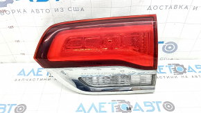 Ліхтар внутрішній кришка багажника правий Jeep Grand Cherokee WK2 14-22 хром, подряпини