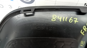 Оригинальный номер 841167 на нижней решетке переднего бампера Jeep Grand Cherokee