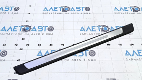 Накладка порога внешняя передняя левая Audi A4 B9 17-25 хром, царапины