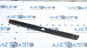 Накладка порога внешняя передняя правая Audi A4 B9 17-24 хром, царапины