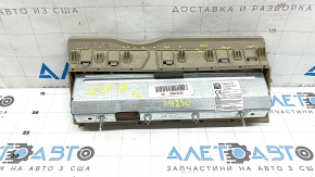 Обратная сторона подушки безопасности с рейтингом состояния B.U., покажет внутренние механизмы.
