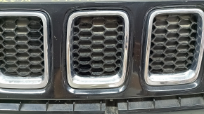 Решетка радиатора grill Jeep Compass 17-21 в сборе 3 части, с хромом, песок, царапины, сколы