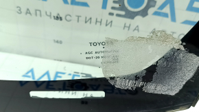 Лобовое стекло Toyota Prius 30 10-15 воздух по кромке, песок, скол