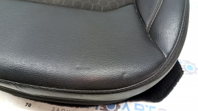 Обшивка водительского сидения нижняя Jeep Compass 17-21 кожа+ткань черная, белая и коричневая строчка, под чистку, надрывы, вмятины