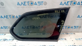 Форточка глухе скло задня права Nissan Pathfinder 13-20 подряпини на склі, тріщини та подряпини на молдингу
