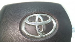 Логотип Toyota на подушке безопасности руля для Venza 21-24.