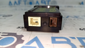 USB Hub, AUX Toyota Venza 21-22 без крышки, надломано крепление