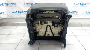 Задняя часть сидения пассажира Toyota Prius, отметки размещения креплений и отсутствие повреждений.