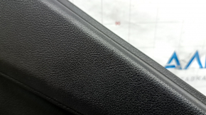 Обшивка двери карточка задняя левая Jeep Renegade 15-23 TRH черная с черной вставкой, подлокотник кожа черный, накладка динамика красная, с ручкой, царапины