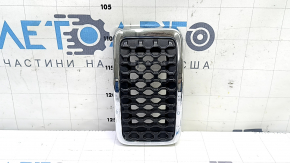 Элемент решетки радиатора grill Jeep Cherokee KL 19-23 4 рест, хром, сломано крепление