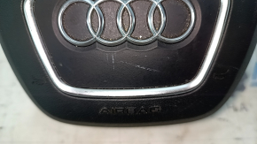 Блиц-кадр подушки безопасности Audi, детали и царапины
