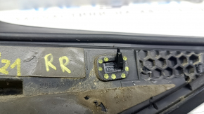 Спойлер двери багажника правый Volkswagen ID.4 21-23 глянец черный, царапины, сломано крепление