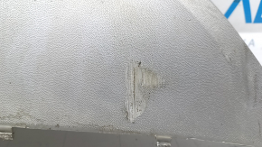 Повреждение на губе бампера Volkswagen ID.4, фокус на вмятине